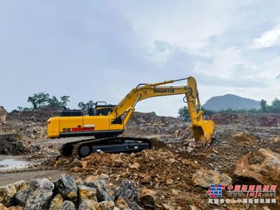 山推挖掘機亮相泰國市場，硬核裝備助力礦山施工新變革